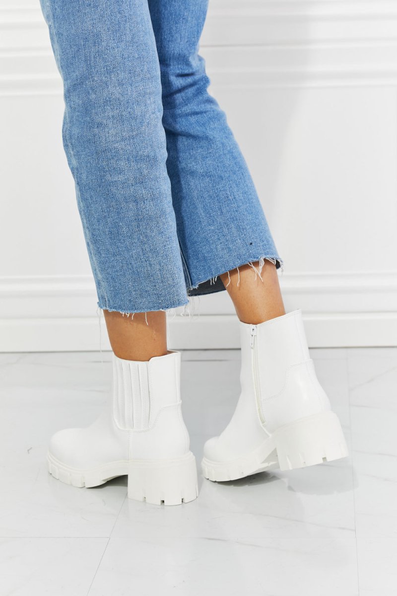 MMShoes What It Takes Lug Sole Chelsea Boots in White | Boots | 3