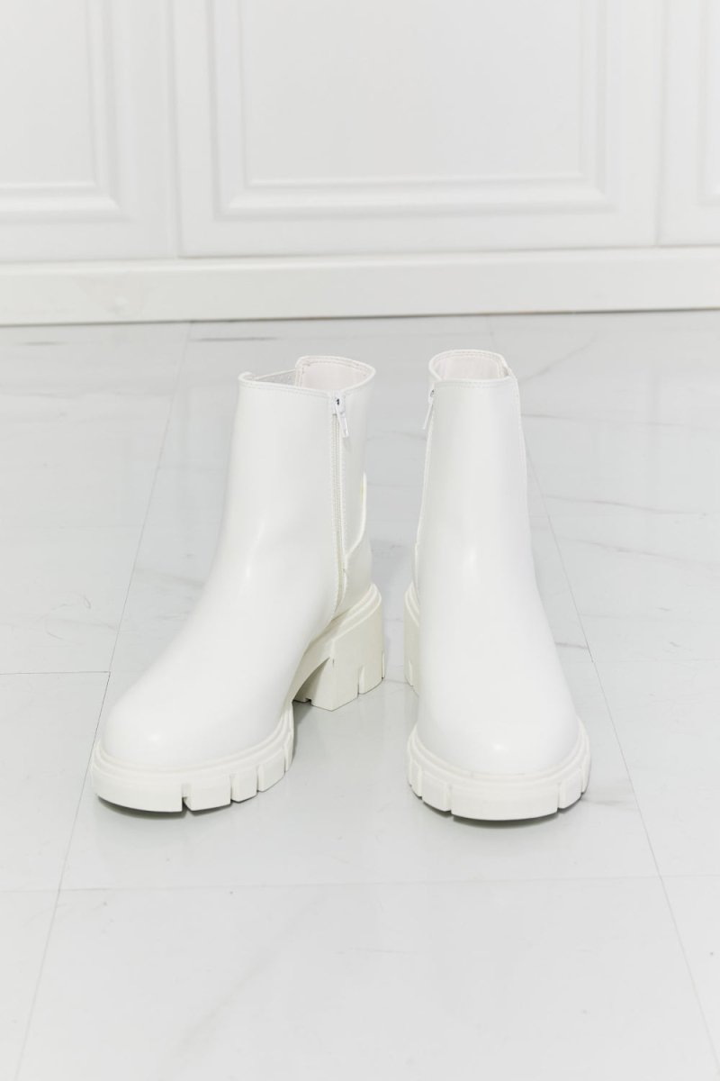 MMShoes What It Takes Lug Sole Chelsea Boots in White | Boots | 4