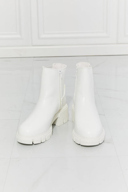 MMShoes What It Takes Lug Sole Chelsea Boots in White | Boots | 4