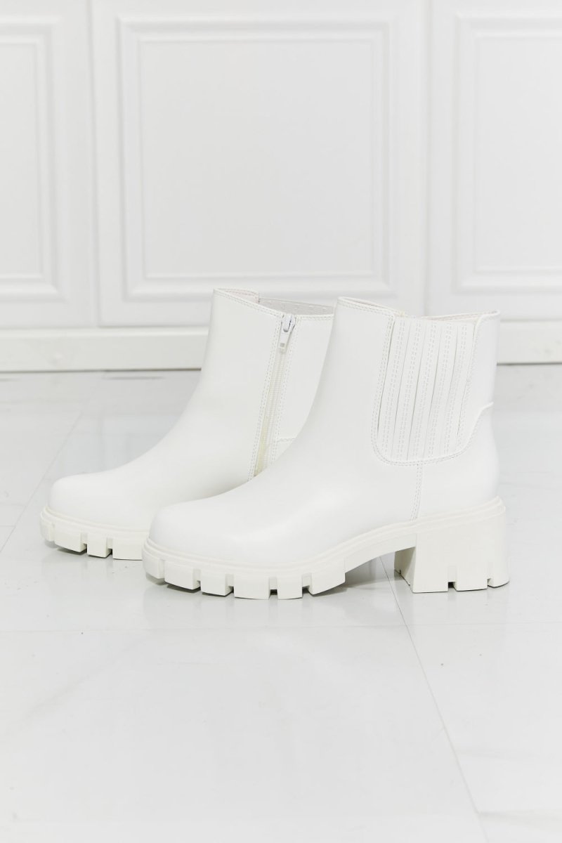 MMShoes What It Takes Lug Sole Chelsea Boots in White | Boots | 5